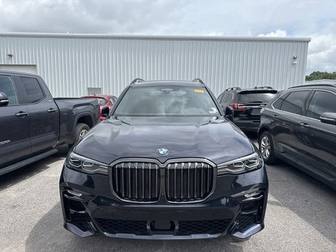 Used 2022 BMW X7 xDrive40i w/ M Sport Package AWD/4WD image 2