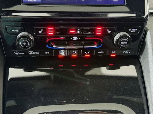 New 2025 Jeep Grand Cherokee L Laredo w/ Luxury Tech Group I image 15