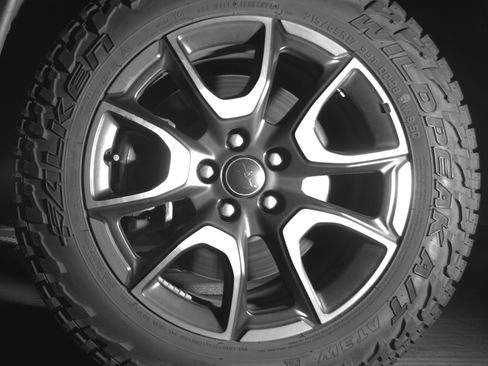 Used 2025 Jeep Compass Trailhawk AWD/4WD image 12