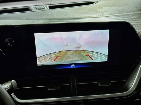 Used 2024 Chevrolet Trax ACTIV FWD image 3