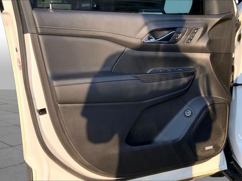 Used 2020 GMC Acadia SLT w/ Premium Package FWD image 22