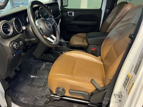 Used 2023 Jeep Wrangler Unlimited Sahara w/ Cold Weather Group AWD/4WD image 6