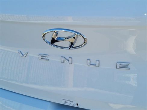 New 2026 Hyundai Venue SE image 21
