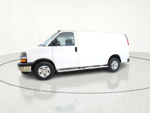 Used 2024 Chevrolet Express 2500 w/ Driver Convenience Package RWD image 4