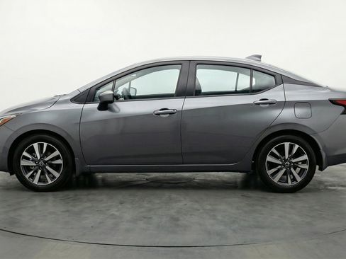 Used 2025 Nissan Versa SV image 5