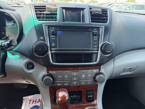 Used 2013 Toyota Highlander Limited FWD image 18