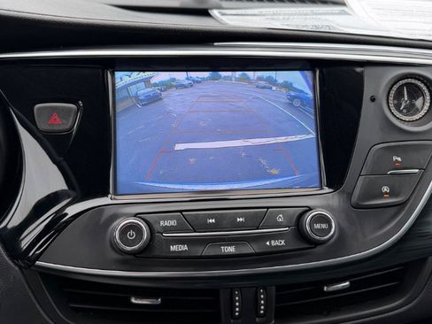 Used 2020 Buick Envision Essence FWD image 12