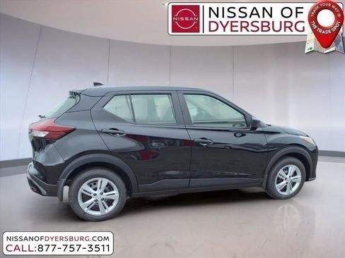 Used 2025 Nissan Kicks Play S image 4