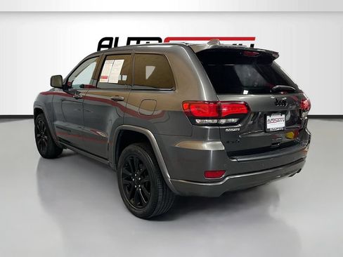 Used 2021 Jeep Grand Cherokee Laredo X AWD/4WD image 5
