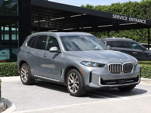 Used 2024 BMW X5 xDrive40i AWD/4WD image 2