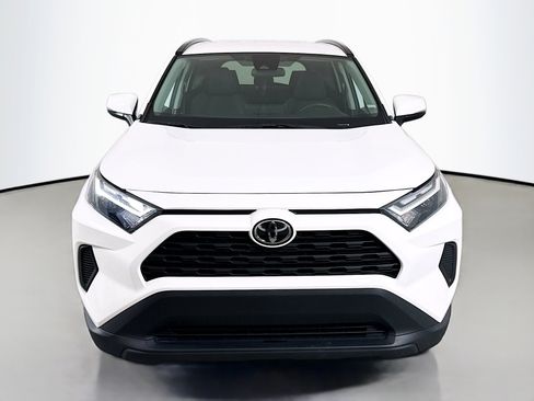 Used 2025 Toyota RAV4 XLE AWD/4WD image 2