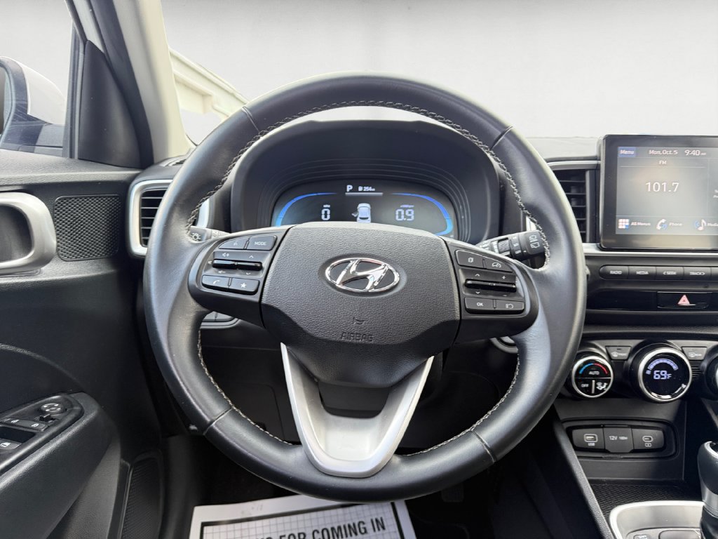 Used 2024 Hyundai Venue SEL FWD image 12