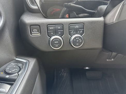 Used 2023 GMC Sierra 1500 Elevation image 19