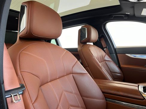Used 2023 BMW 760i xDrive w/ Executive Package AWD/4WD image 25