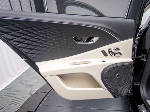 New 2026 Bentley Flying Spur Plug-In Hybrid image 39