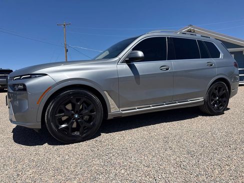 Used 2025 BMW X7 xDrive40i AWD/4WD image 10