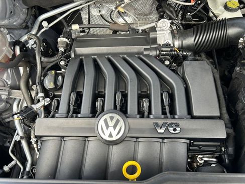 Used 2021 Volkswagen Atlas Cross Sport SEL Premium R-Line image 30