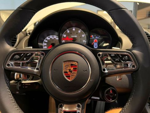 Used 2025 Porsche 718 Cayman w/ Sport Chrono Package image 18