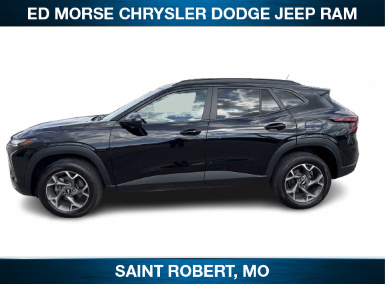 Used 2025 Chevrolet Trax LT w/ Driver Confidence Package FWD image 8