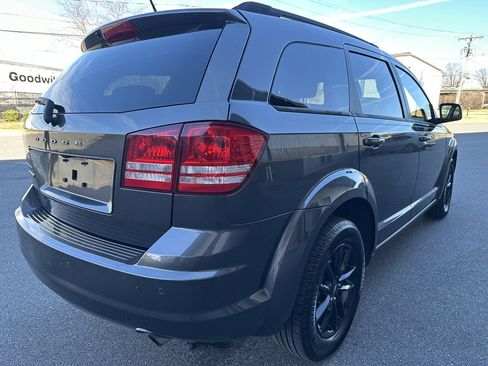 Used 2020 Dodge Journey SE w/ SE Popular Equipment Group image 5