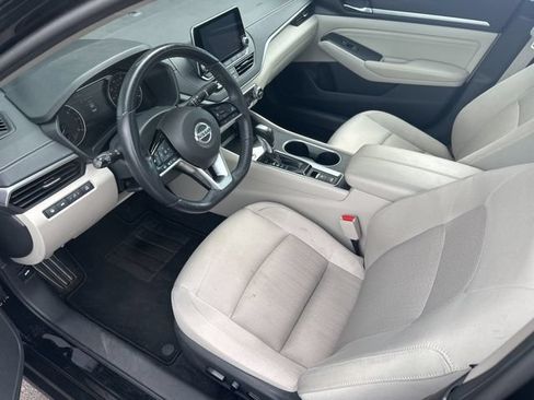 Used 2019 Nissan Altima 2.5 SV FWD image 18