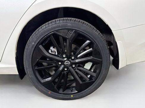 Used 2023 Nissan Altima 2.5 SR w/ SR Premium Package AWD/4WD image 27