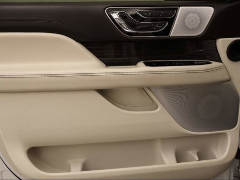 Used 2021 Lincoln Navigator Black Label image 23