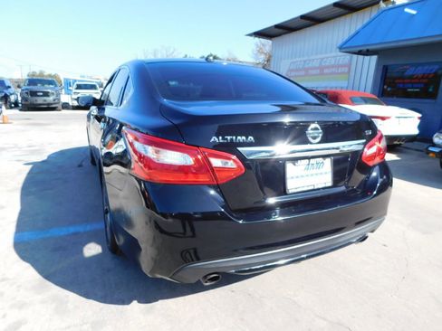 Used 2017 Nissan Altima 2.5 SV image 5