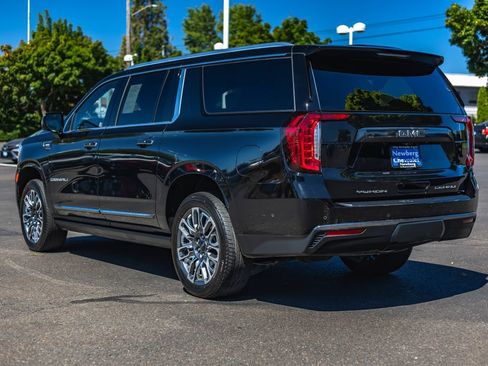 Used 2024 GMC Yukon XL Denali Ultimate AWD/4WD image 9