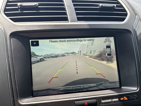 Used 2018 Ford Explorer XLT w/ Equipment Group 202A AWD/4WD image 24