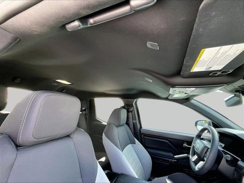 Used 2025 Toyota Tacoma TRD Sport image 17