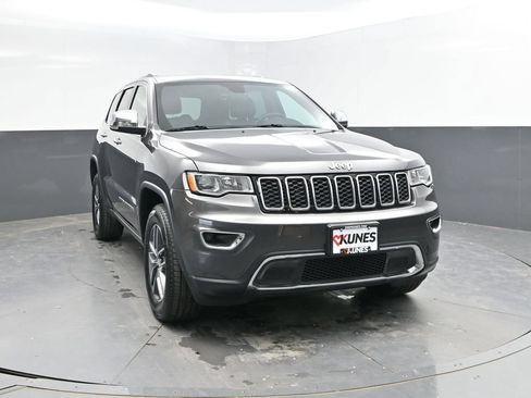 Used 2017 Jeep Grand Cherokee Limited w/ Trailer Tow Group IV AWD/4WD image 2