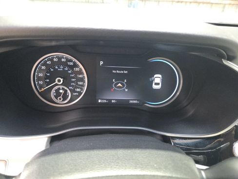 Used 2025 Genesis G70 2.5T RWD image 2