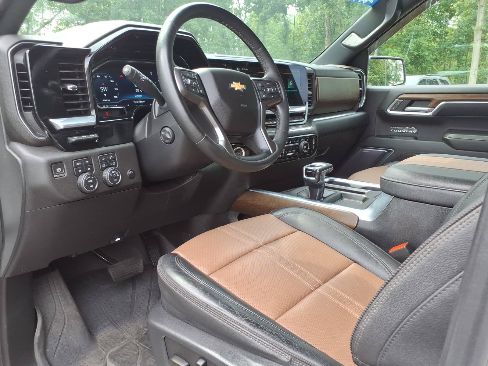 Certified 2023 Chevrolet Silverado 1500 High Country w/ High Country Premium Package AWD/4WD image 13