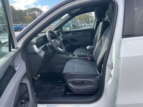 New 2026 Volkswagen Tiguan SE R-Line image 19