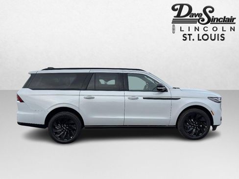 New 2026 Lincoln Navigator L Reserve w/ Jet Appearance Package image 2