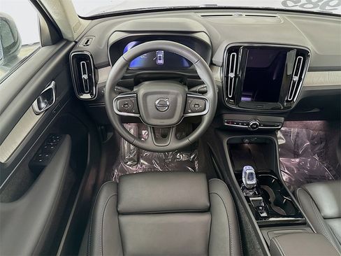 Certified 2026 Volvo XC40 B5 Plus w/ Protection Package image 23