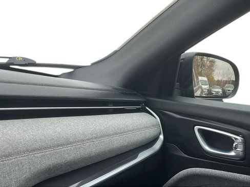 Certified 2024 Jeep Compass Latitude image 19