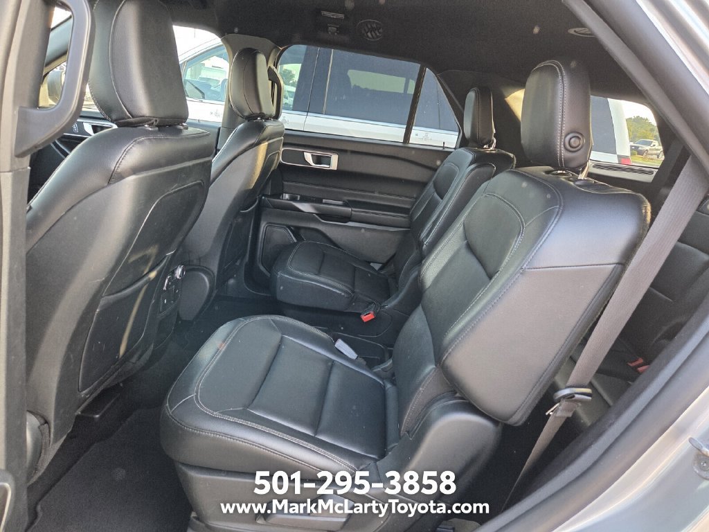 Used 2020 Ford Explorer XLT w/ Equipment Group 202A AWD/4WD image 8