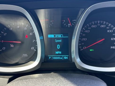 Used 2017 Chevrolet Equinox LT w/ Convenience Package image 30