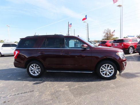 Used 2021 Ford Expedition XLT image 10