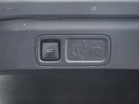 Used 2022 Ford Expedition Max Limited image 16