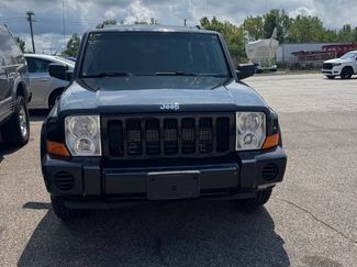 Used 2006 Jeep Commander 4WD image 1