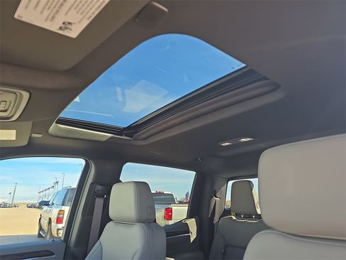 New 2026 GMC Sierra 1500 SLT w/ SLT Premium Package image 29