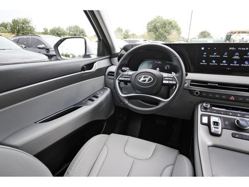 Certified 2025 Hyundai Palisade SEL FWD image 10
