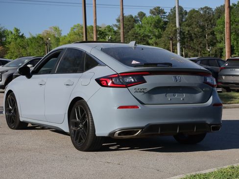 Used 2024 Honda Civic Sport Touring image 3