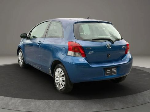Used 2010 Toyota Yaris 2-Door Hatchback image 6