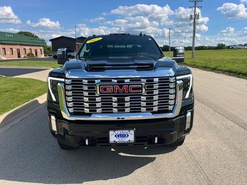Certified 2025 GMC Sierra 2500 Denali w/ Denali Reserve Package AWD/4WD image 3