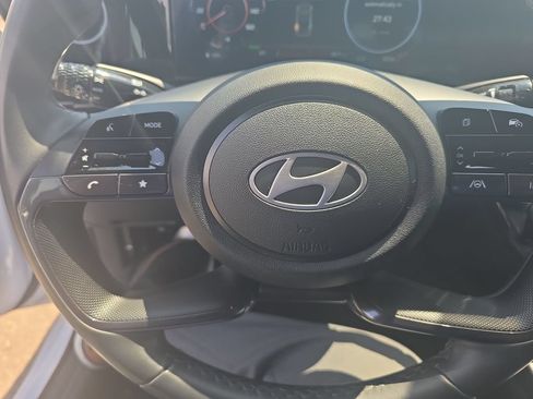 Certified 2025 Hyundai Elantra SEL FWD image 13