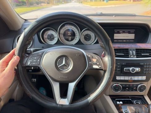 Used 2014 Mercedes-Benz C 250 Sedan image 7